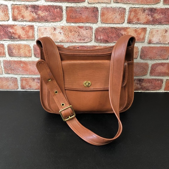 Coach Handbags - Coach Taft Vintage Bag British Tan USA 1996 #9980 Glovetanned Leather AMAZING